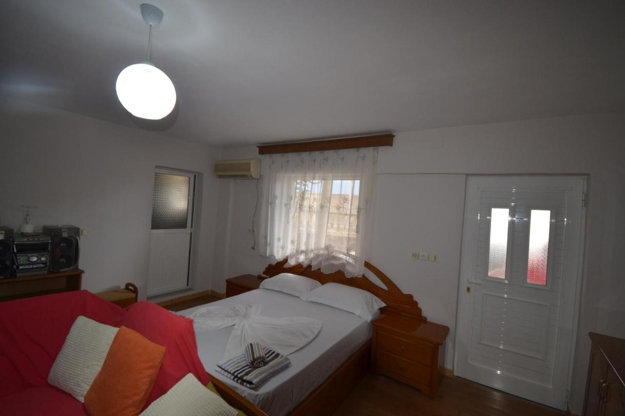 Villa Shqiponja Sarandë Buitenkant foto