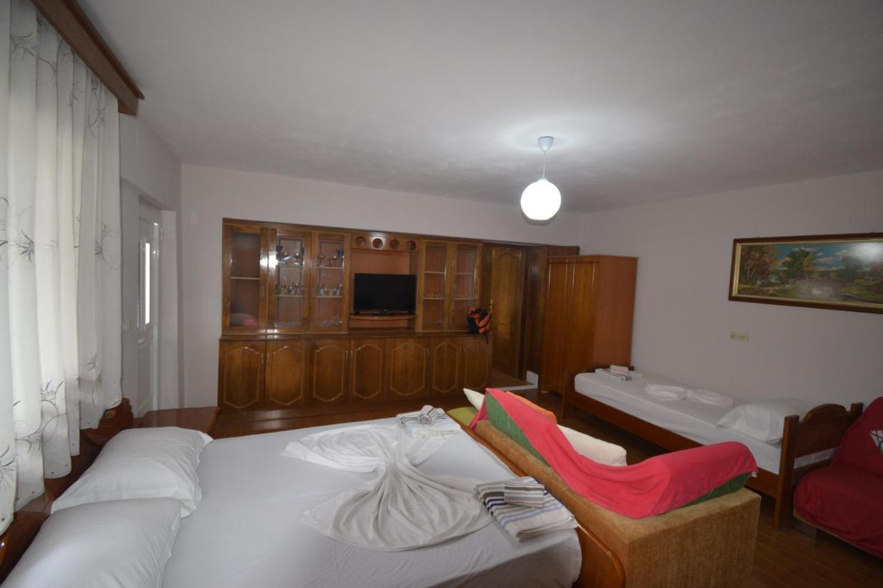 Villa Shqiponja Sarandë Buitenkant foto